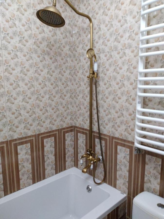 Апартаменти В Самому Центрі Почаева Екстериор снимка